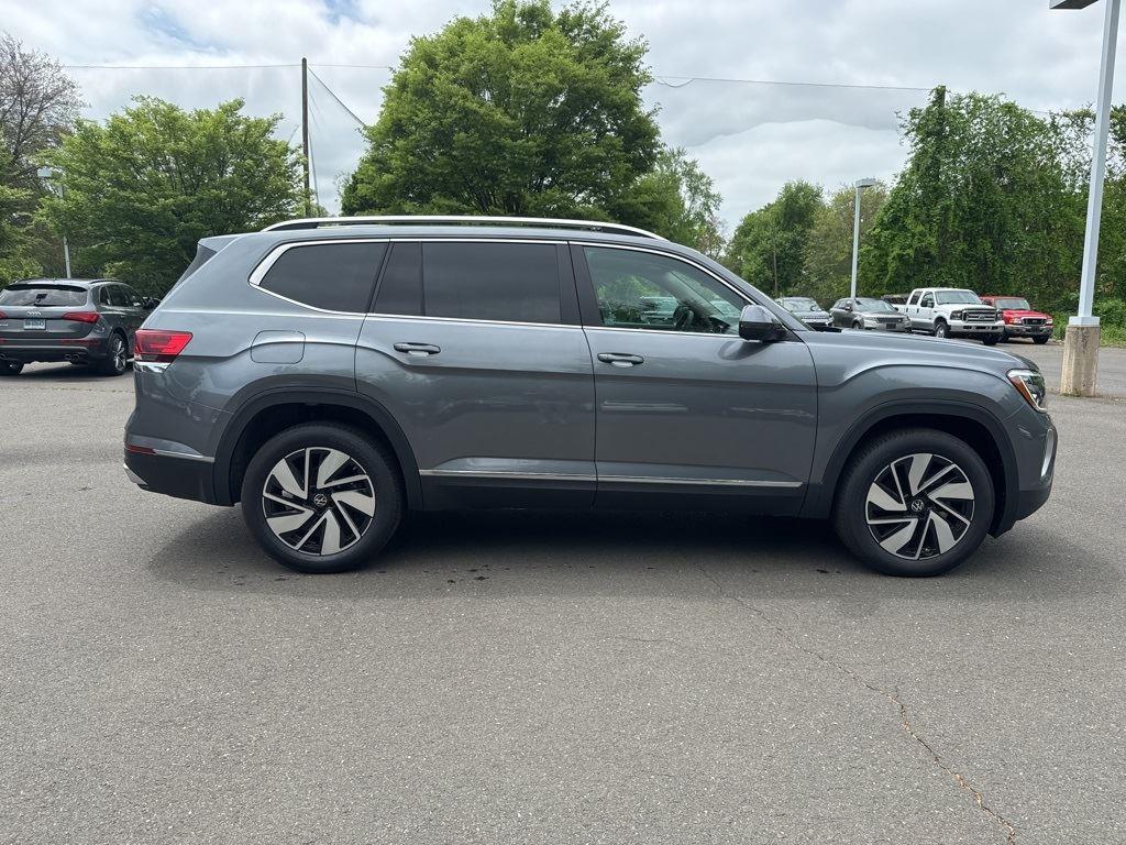 2025 Volkswagen Atlas SEL photo 7