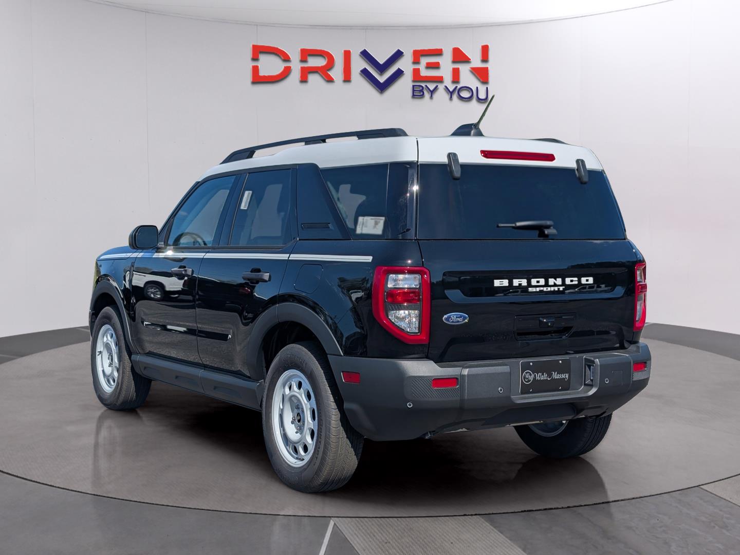 2025 Ford Bronco Sport Heritage photo 2