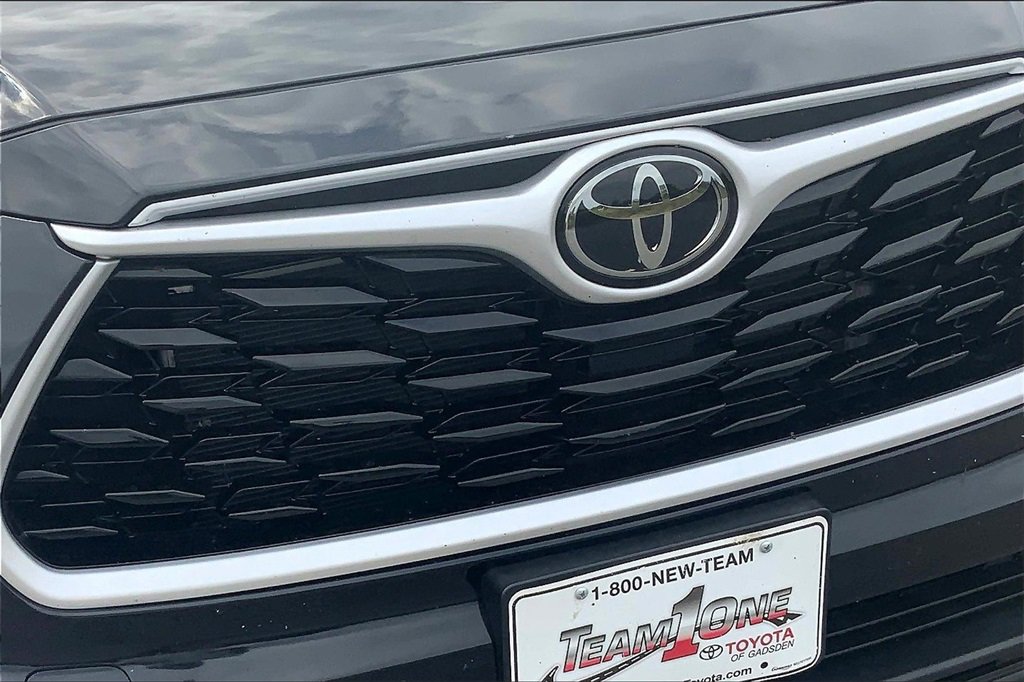 2024 Toyota Highlander LE photo 27
