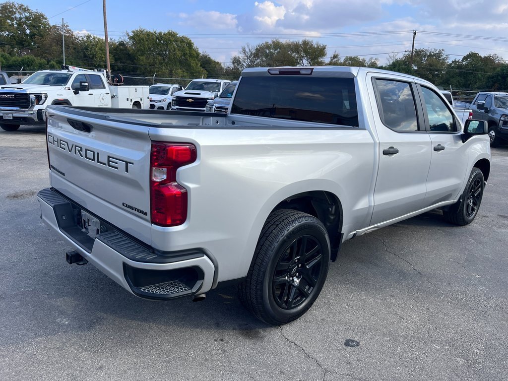 2022 Chevrolet Silverado Custom photo 4