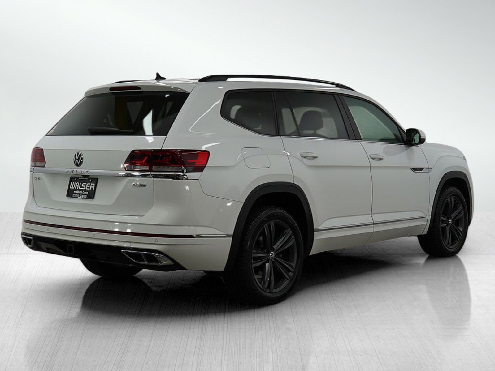 2021 Volkswagen Atlas SE Technology R-Line photo 4