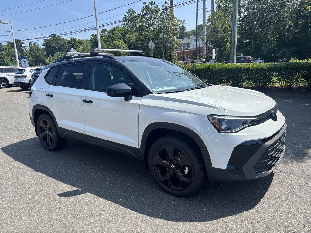 2025 Volkswagen Taos SE photo 6