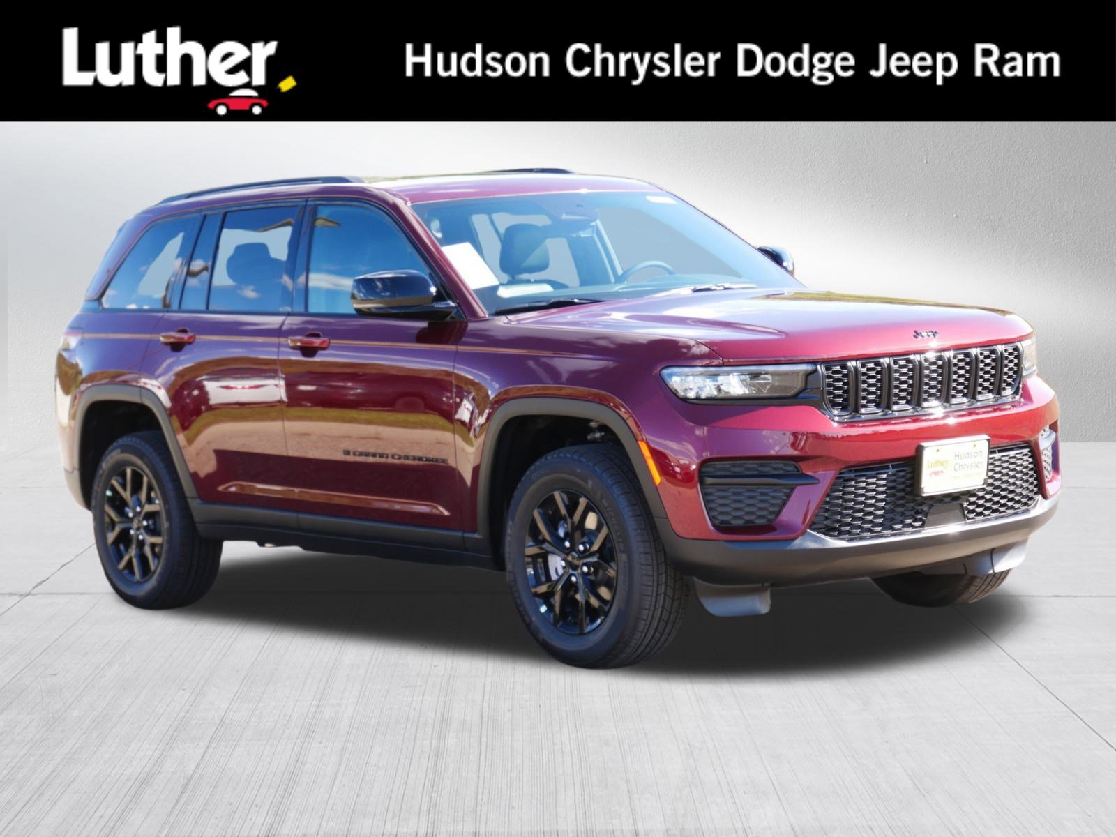 2025 Jeep Grand Cherokee Altitude's photo