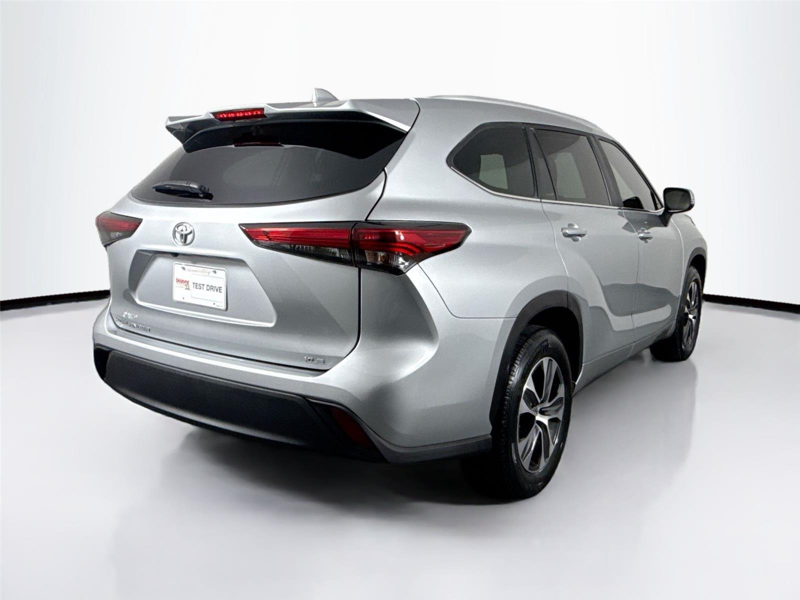 2023 Toyota Highlander Limited Platinum XLE XSE photo 2