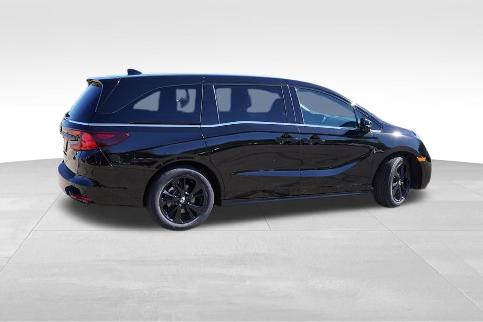 2024 Honda Odyssey Sport photo 3