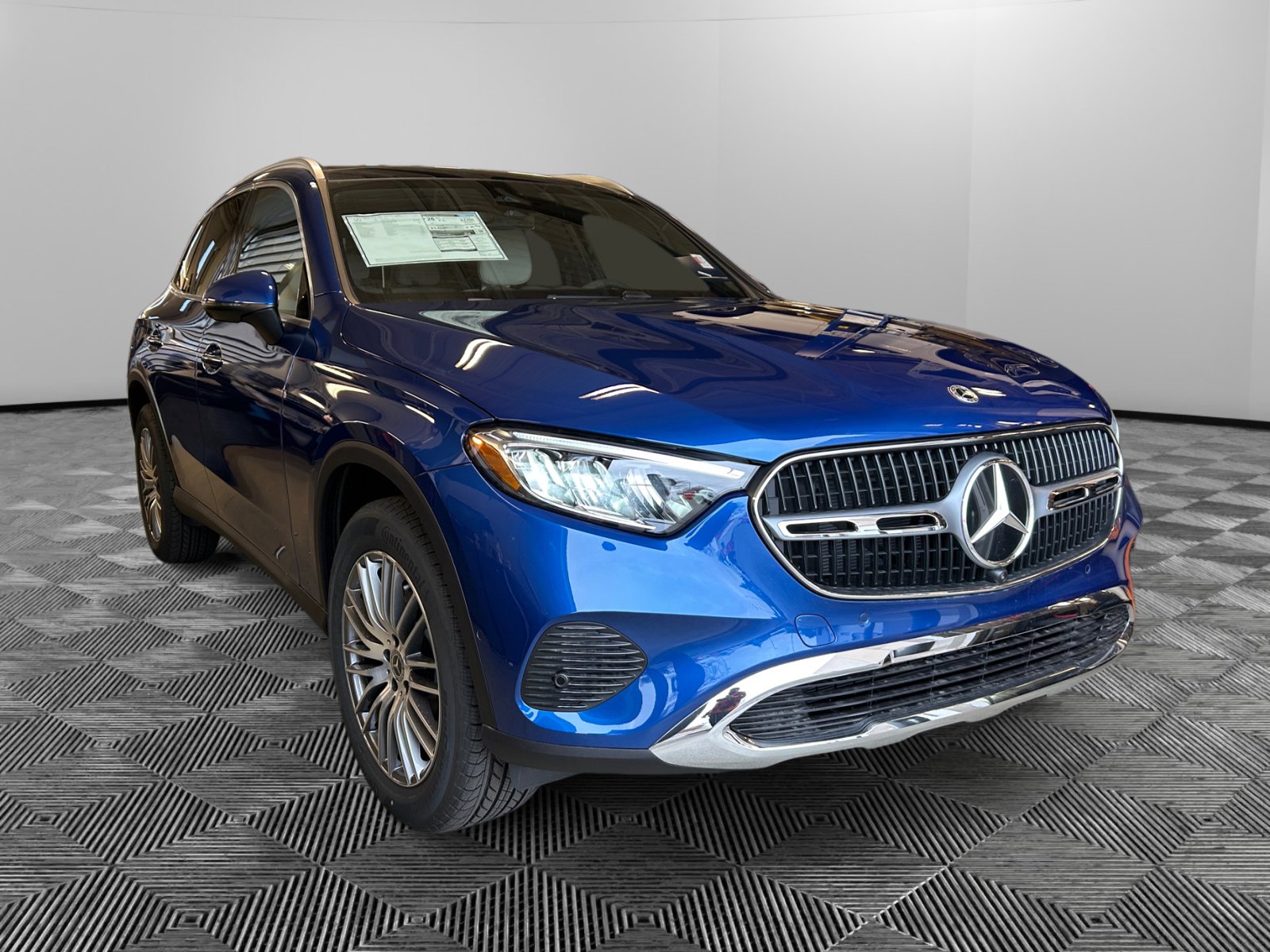 2026 Mercedes-Benz GLC Base's photo