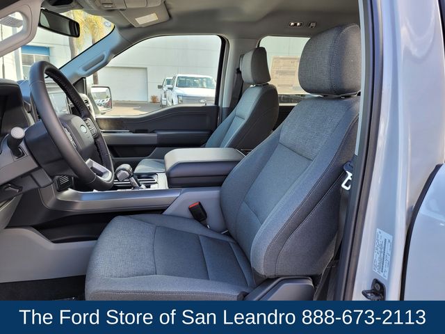 2025 Ford F-150 Lightning XLT photo 14