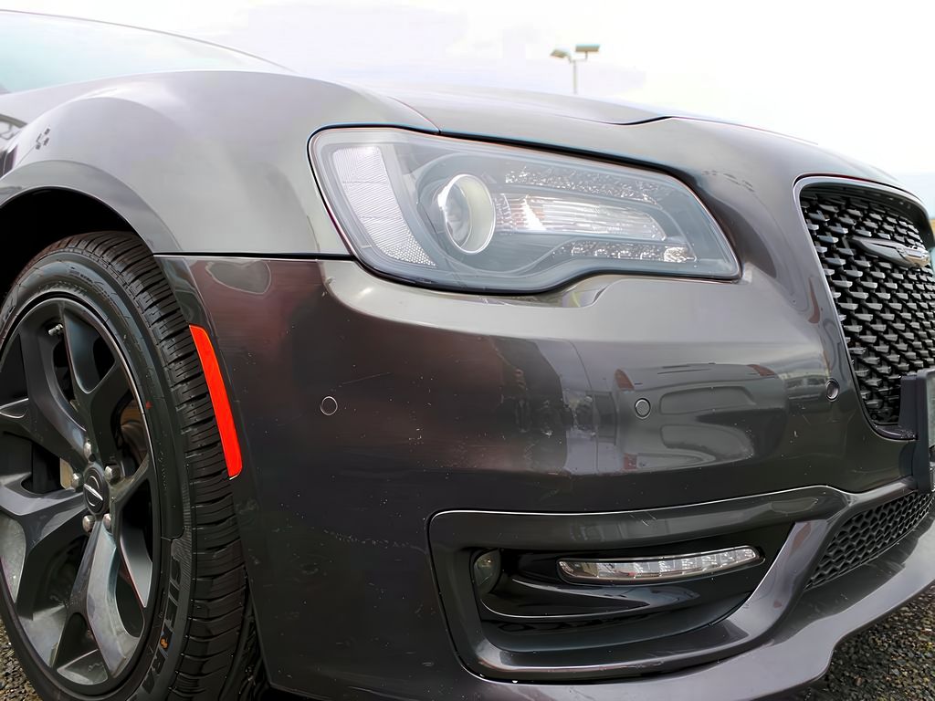 2022 Chrysler 300 Touring L photo 19