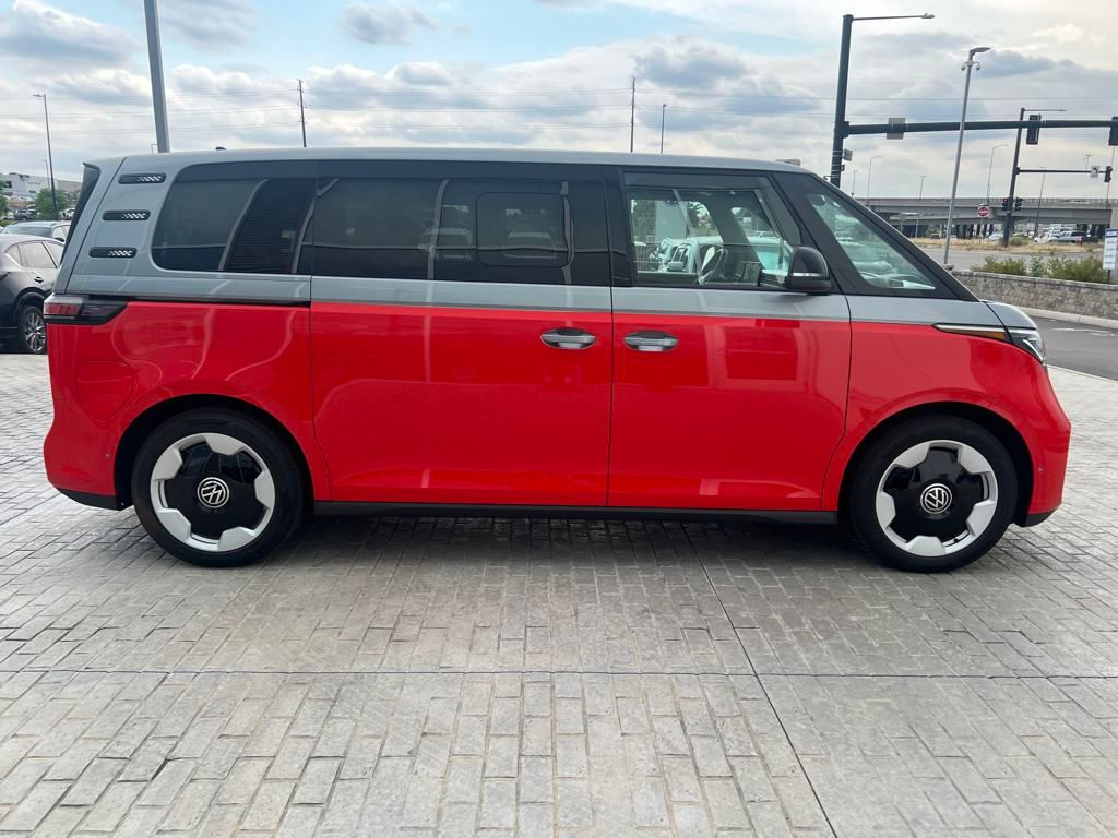 2025 Volkswagen ID. Buzz Pro S photo 5