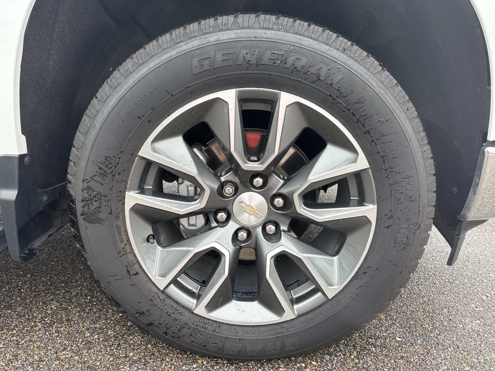 2023 Chevrolet Silverado 1500 LT photo 4