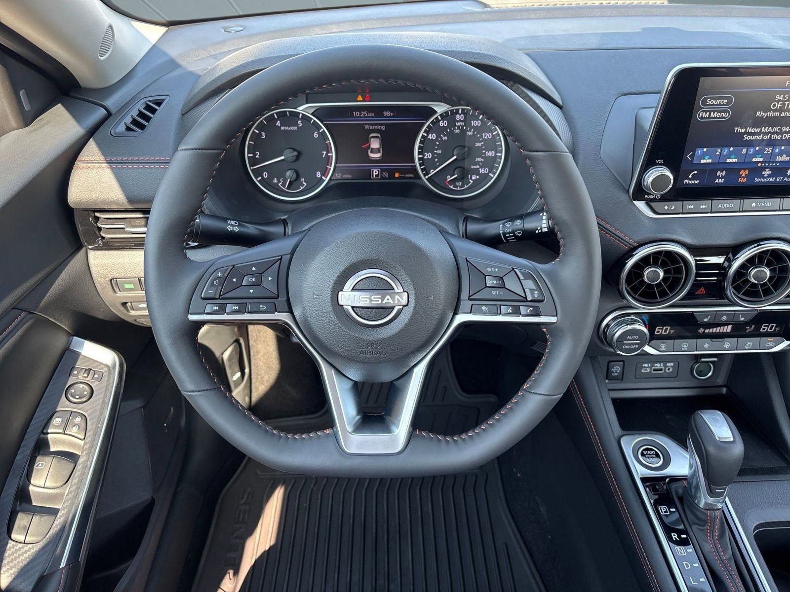 2025 Nissan Sentra SR photo 4