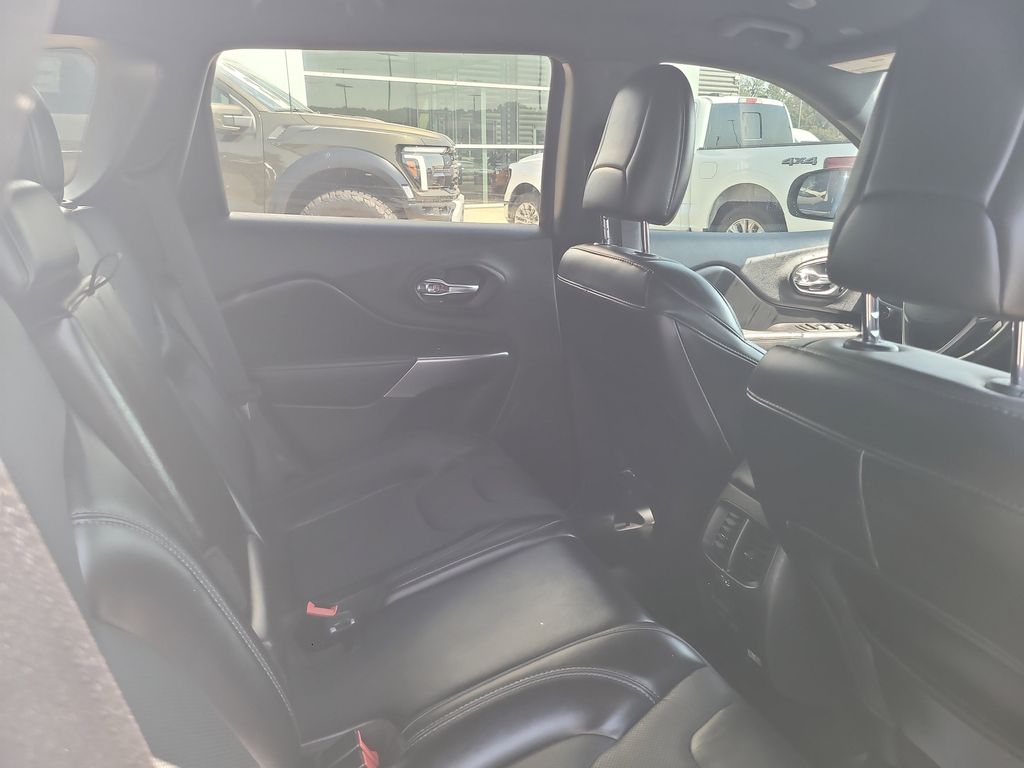 2020 Jeep Cherokee Limited photo 22