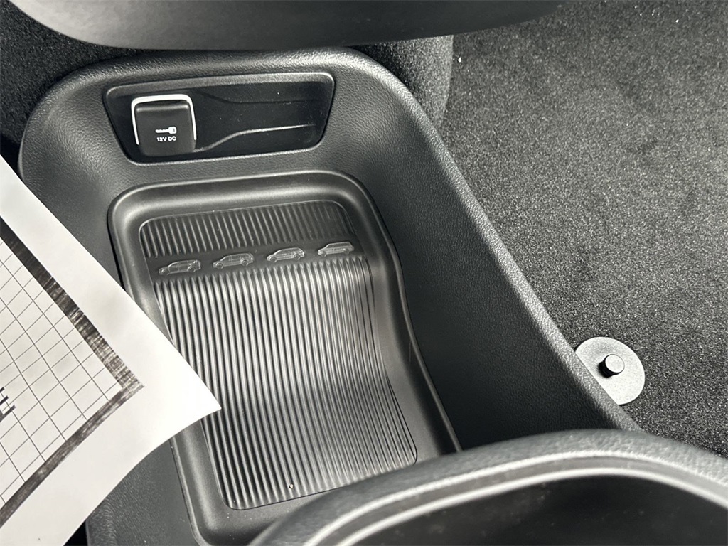 2025 Chrysler Voyager LX photo 20