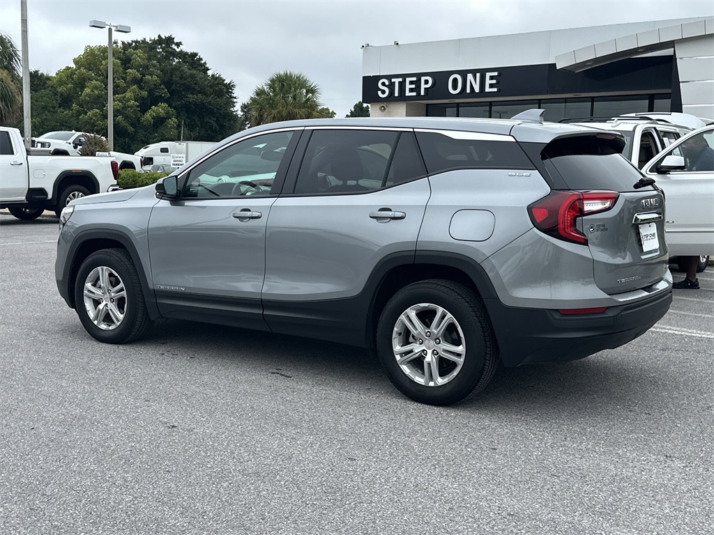 2024 Gmc Terrain SLE photo 2