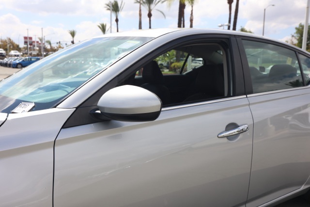 2023 Nissan Altima 2.5 SV photo 11