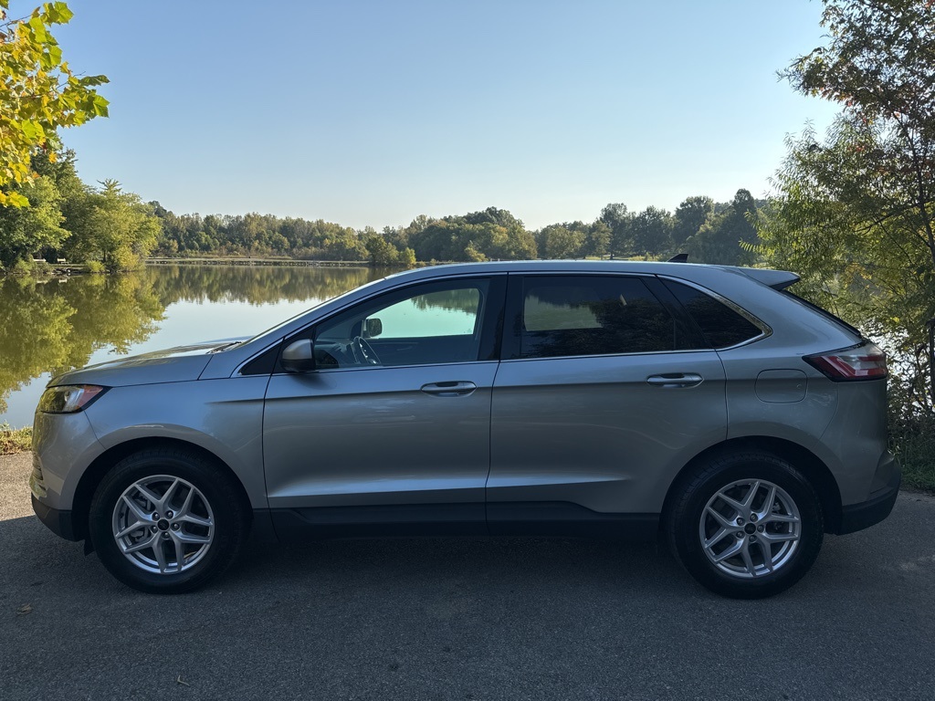 2024 Ford Edge SEL photo 6