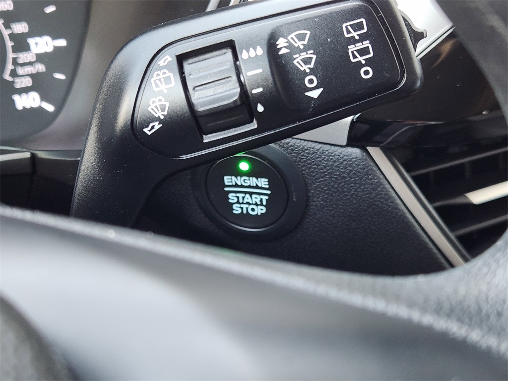 2020 Ford Escape SE photo 18