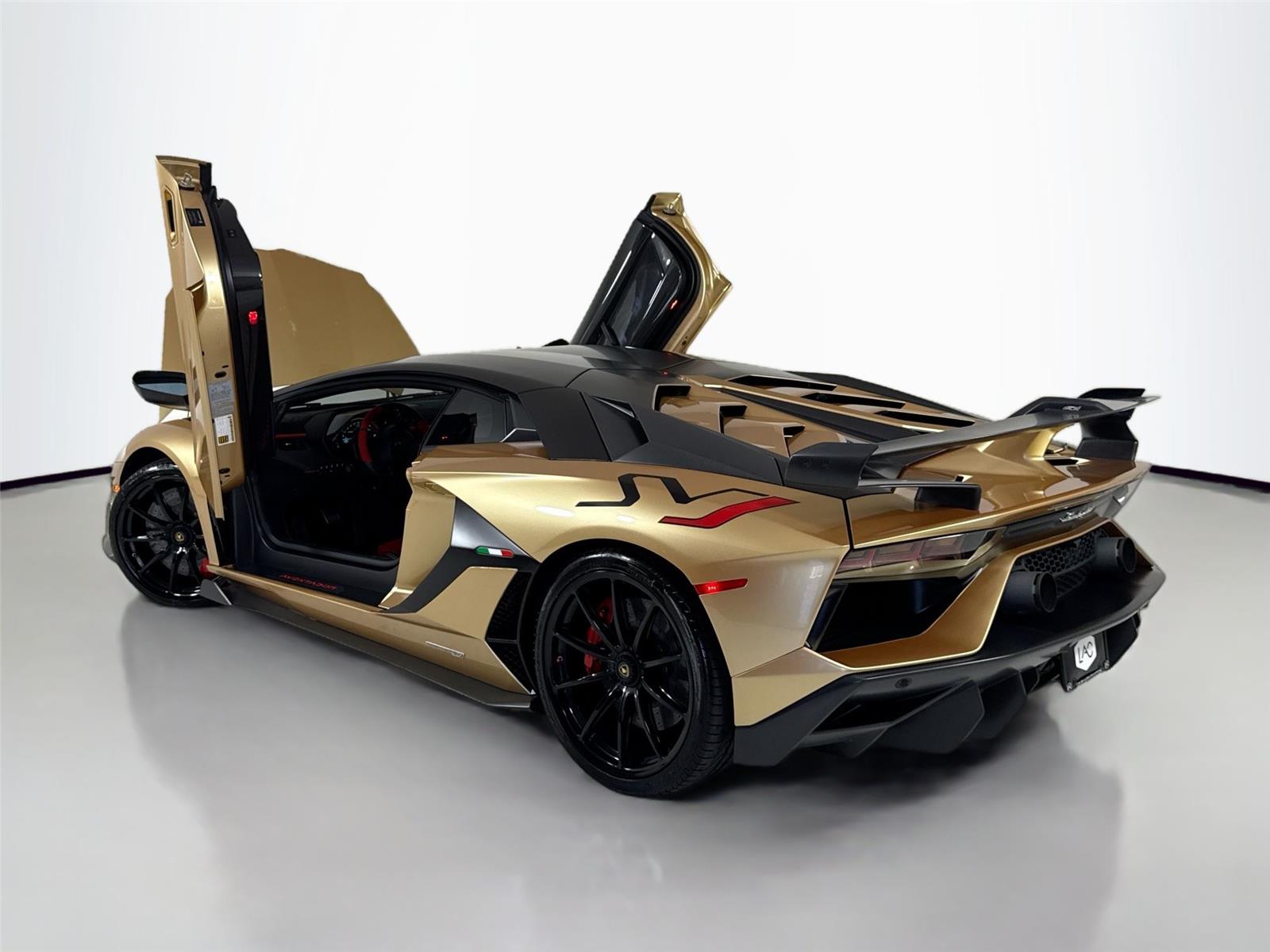 2019 Lamborghini Aventador SVJ photo 38