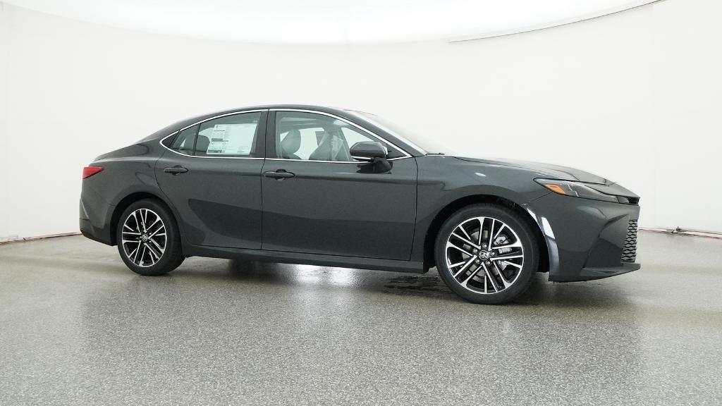 2025 Toyota Camry XLE photo 28