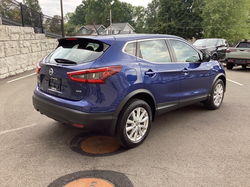 2022 Nissan Rogue Sport S photo 7