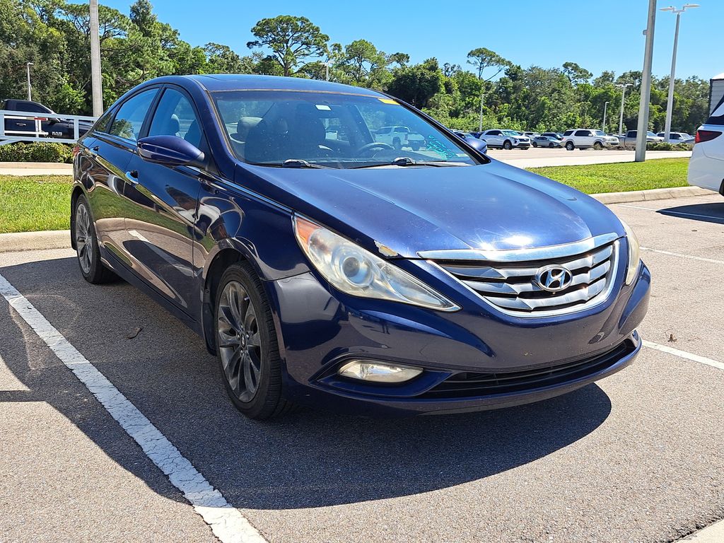 2011 Hyundai Sonata SE photo 2