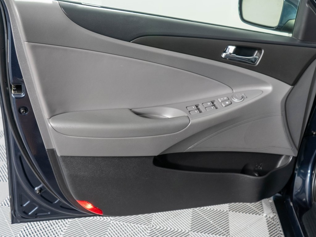 2012 Hyundai Sonata GLS photo 20