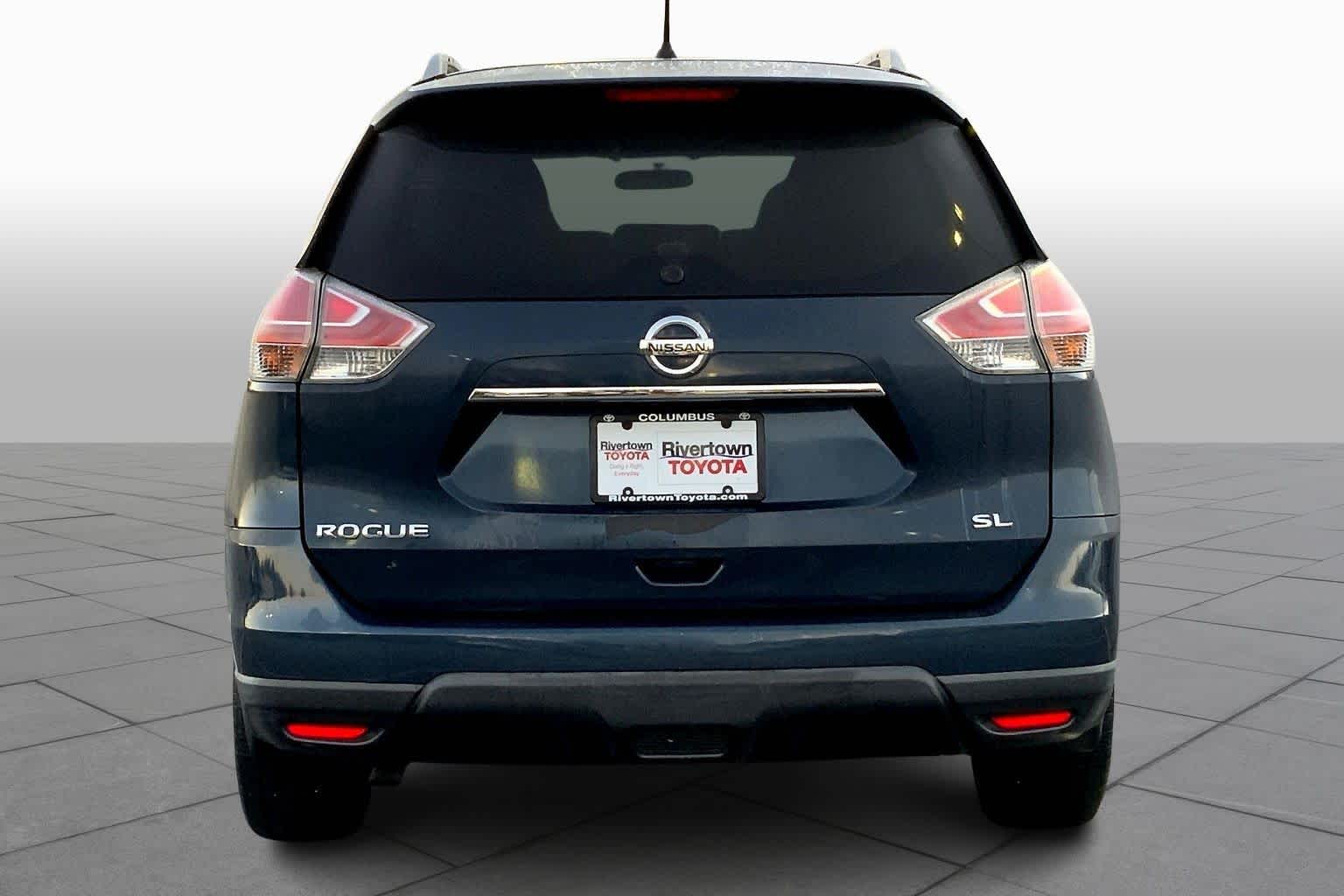 2015 Nissan Rogue SL photo 4
