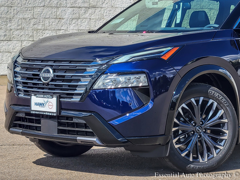 2026 Nissan Rogue Platinum photo 2