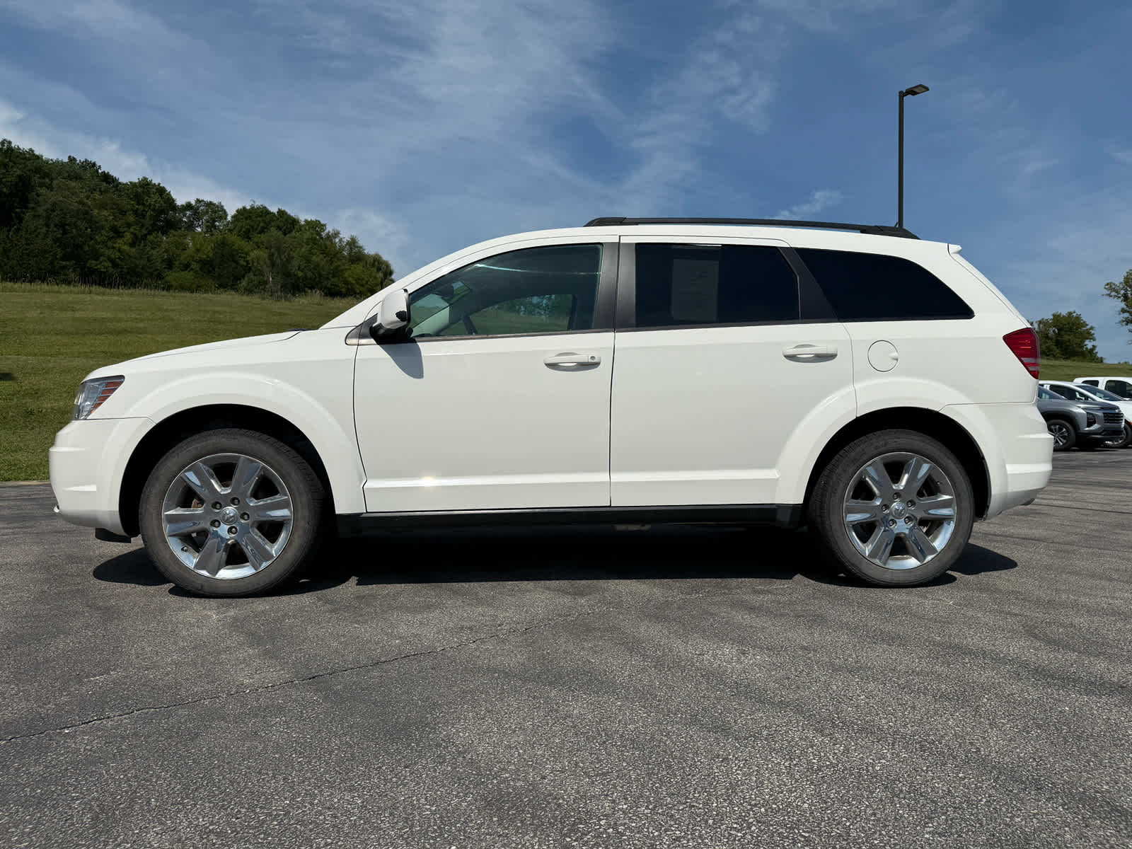 Used 2009 Dodge Journey SXT with VIN 3D4GH57V59T219318 for sale in Elkader, IA