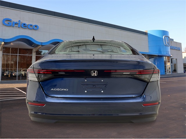 2025 Honda Accord SE photo 2