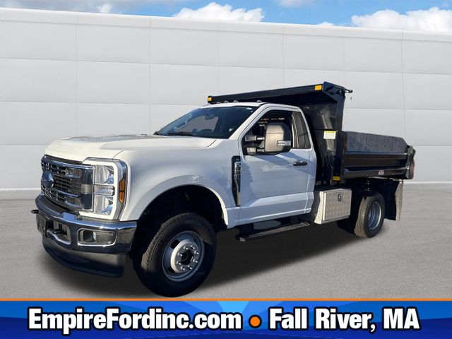 2024 Ford F-350 Super Duty Chassis Cab XL's photo