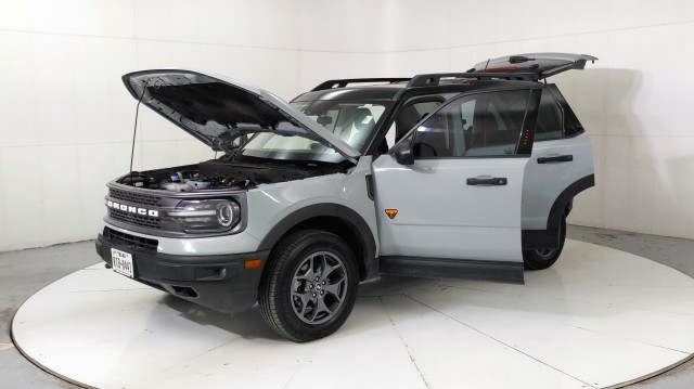 Used 2022 Cactus Grey Ford Badlands image 9