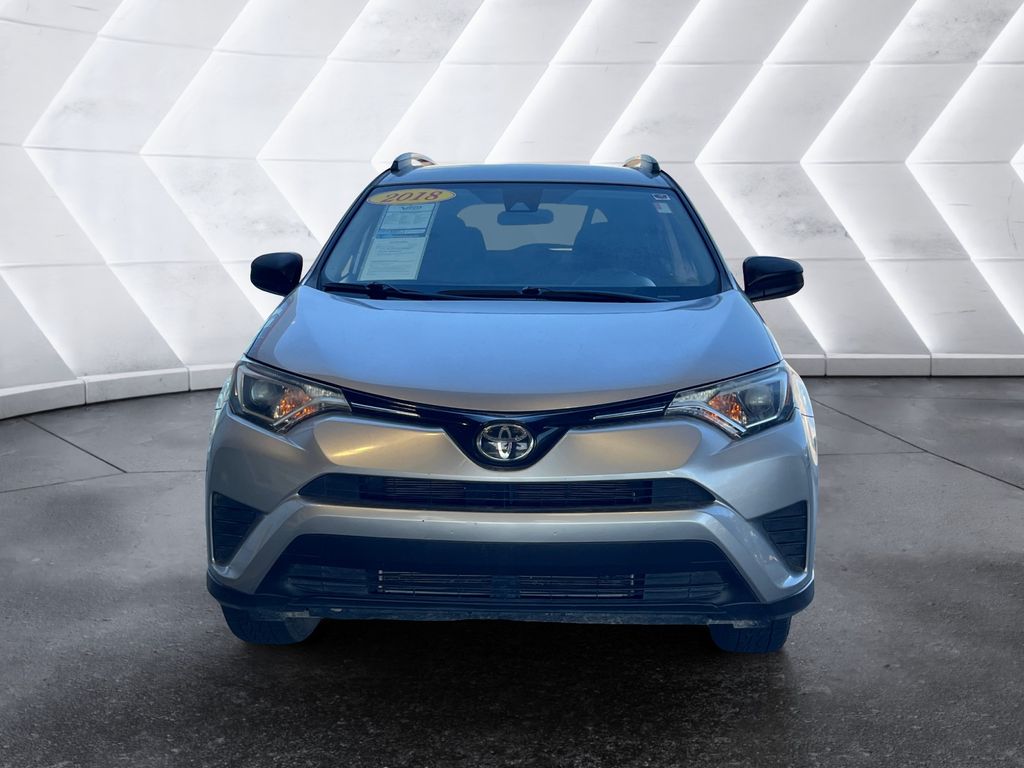 2018 Toyota RAV4 LE photo 2