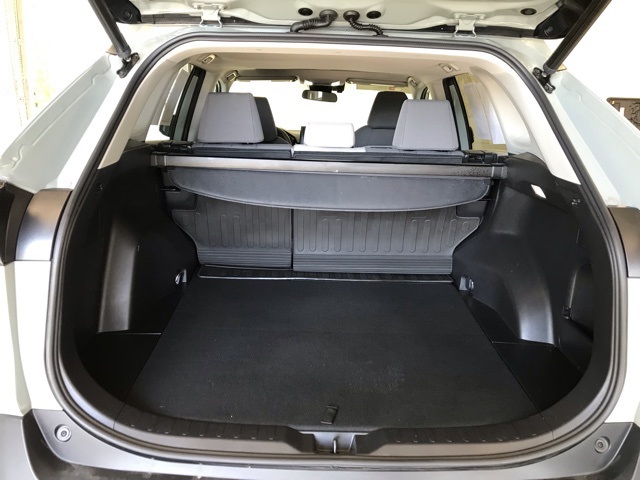 2022 Toyota RAV4 XLE photo 3