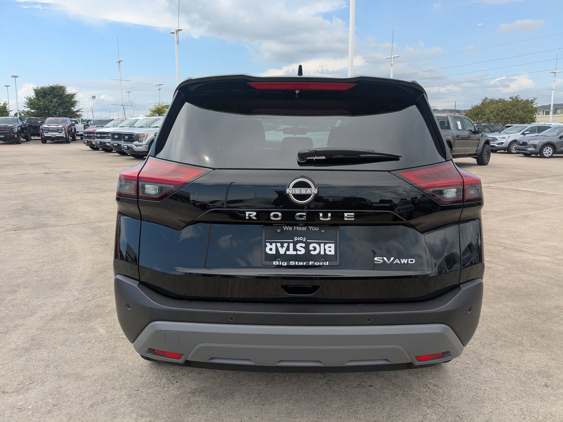 2023 Nissan Rogue SV photo 4