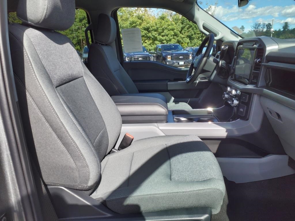 New 2024 Carbonized Gray Metallic Ford XLT image 9