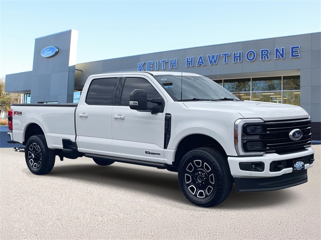 2025 Ford F-350 Super Duty Platinum's photo