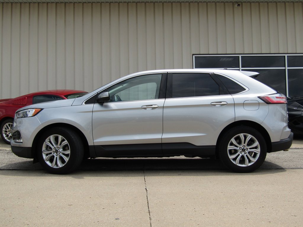 2024 Ford Edge Titanium photo 8