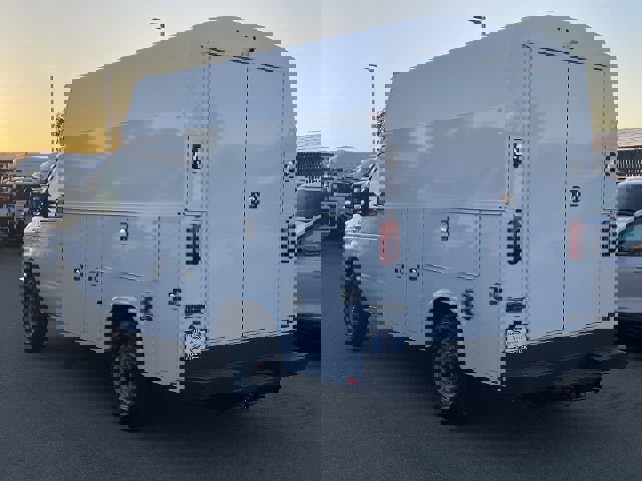 2025 Ford E-350 Base photo 4