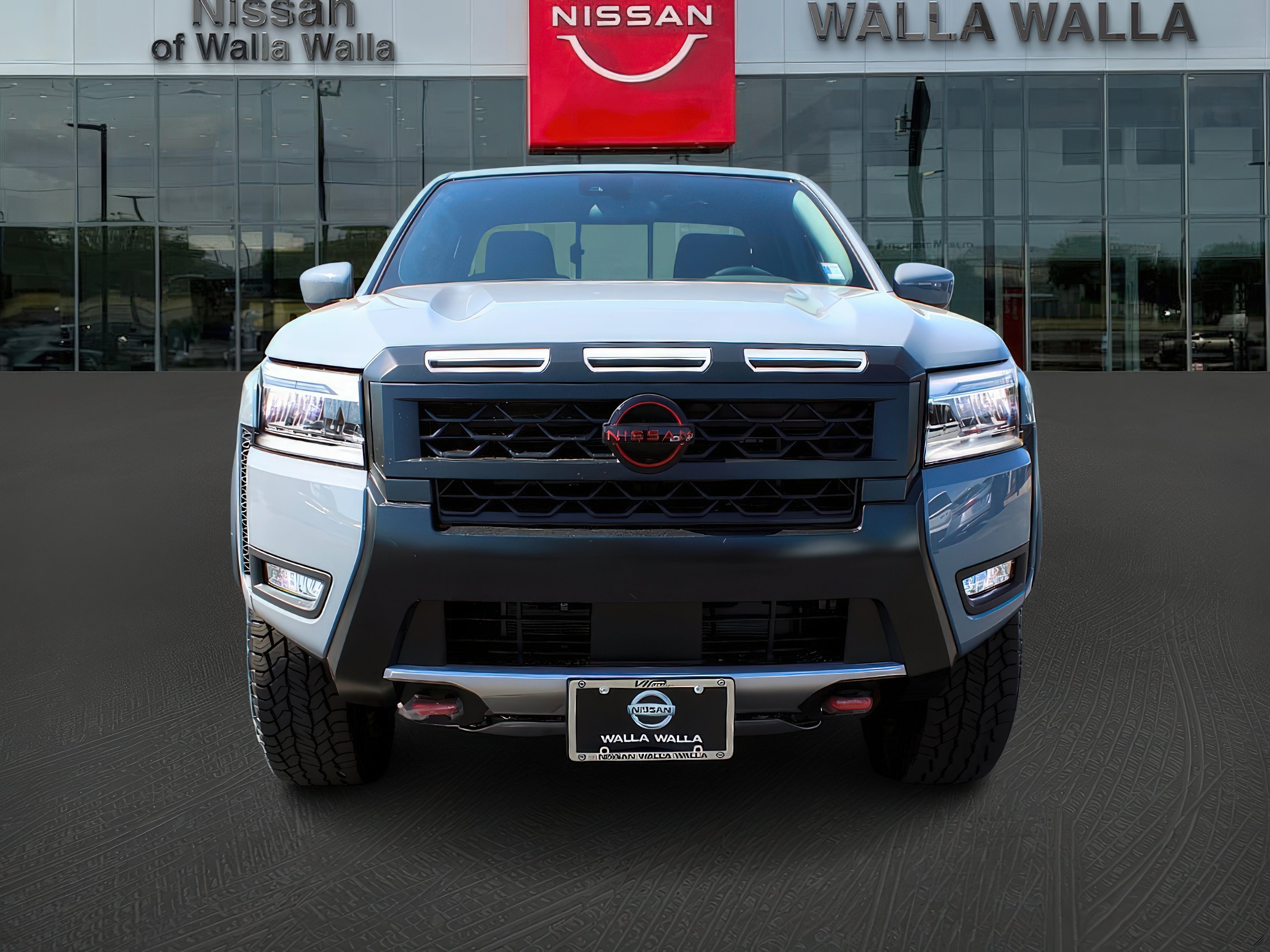 2025 Nissan Frontier PRO-4X photo 2