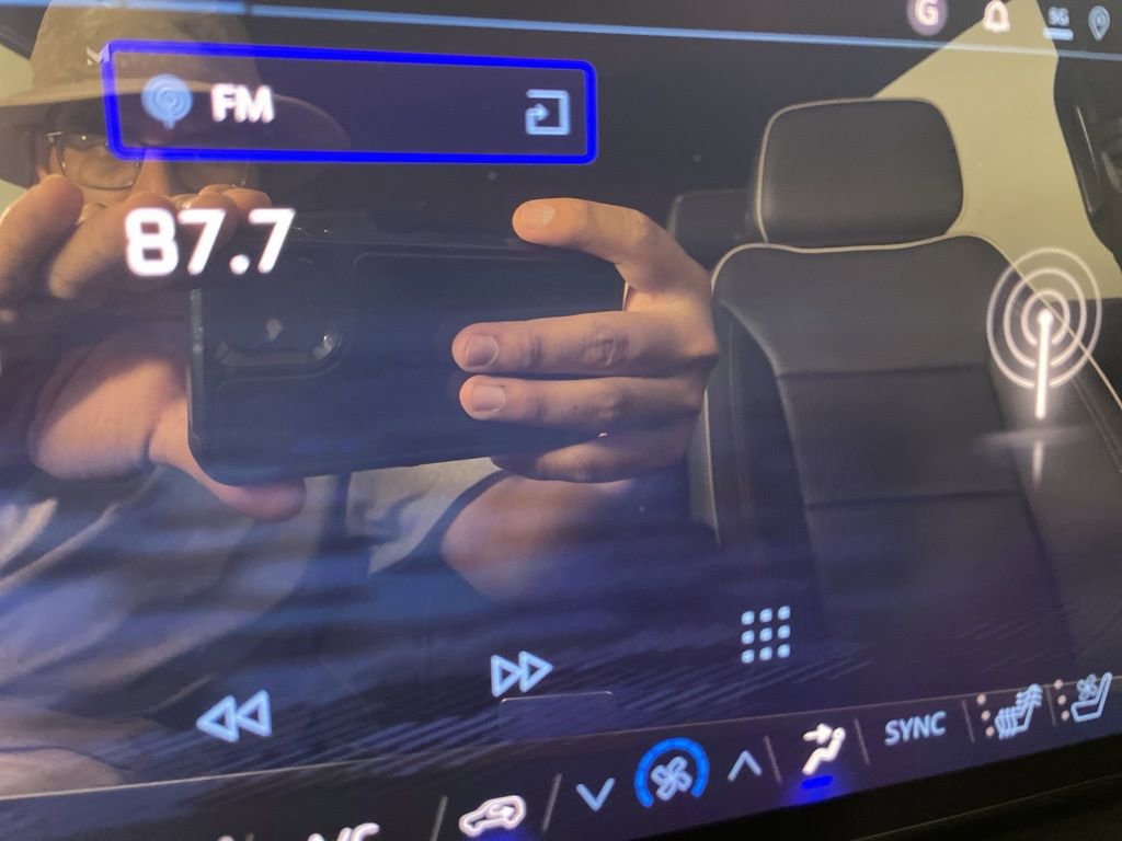 2025 Chevrolet Suburban Premier photo 29