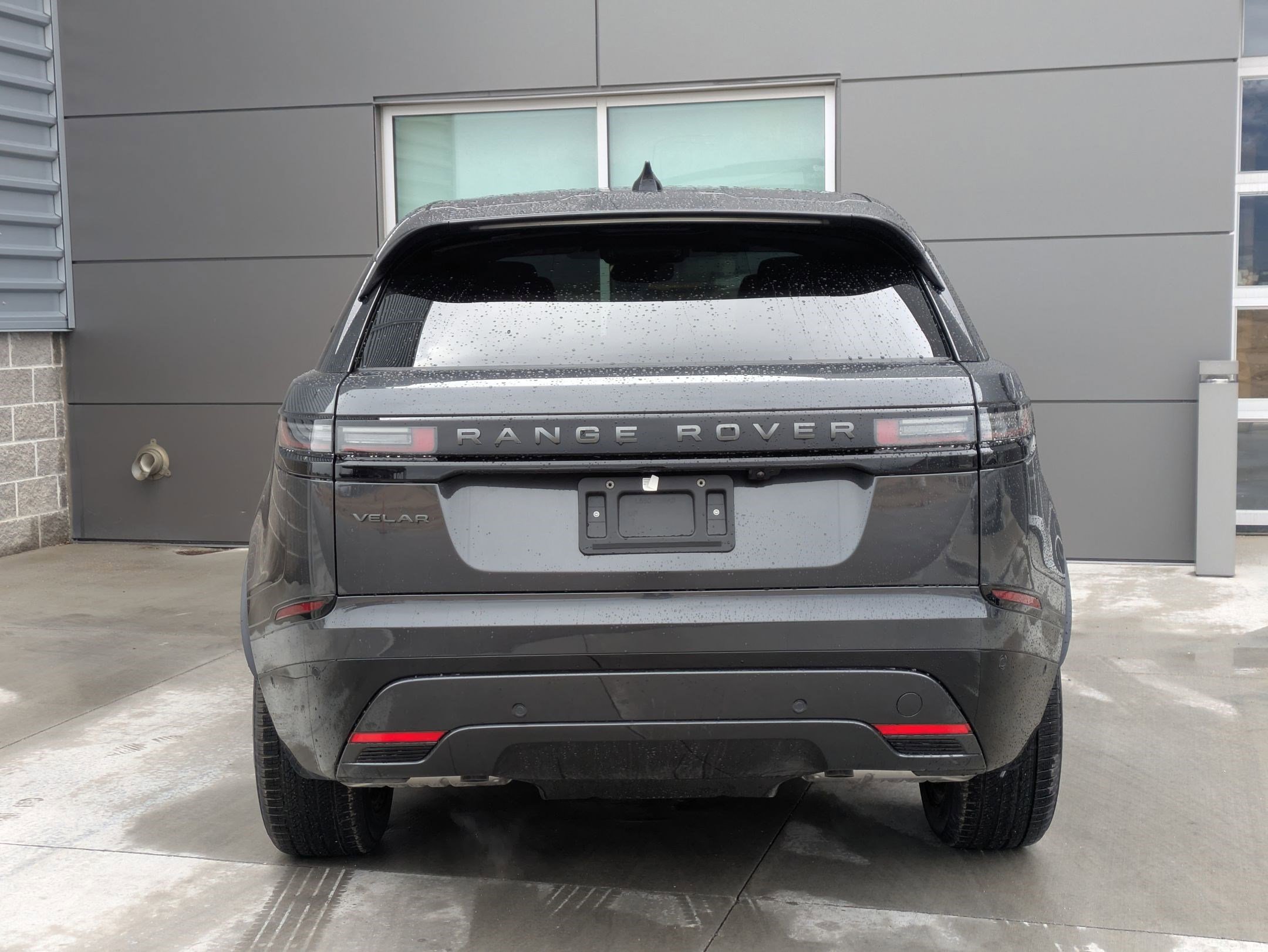 2026 Land Rover Range Rover Velar SE photo 7