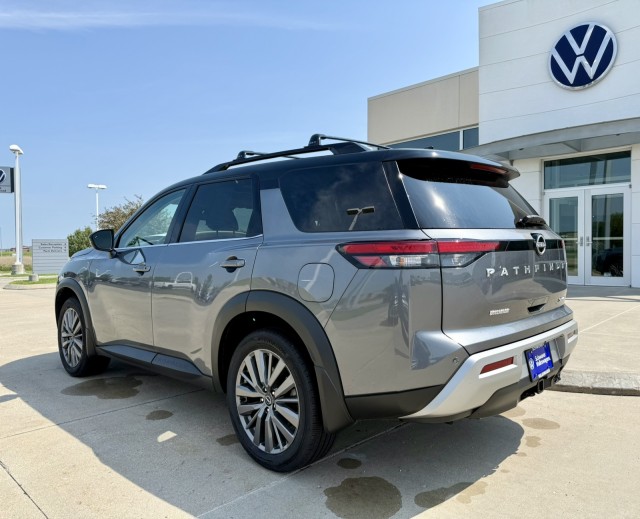 2024 Nissan Pathfinder SL photo 8