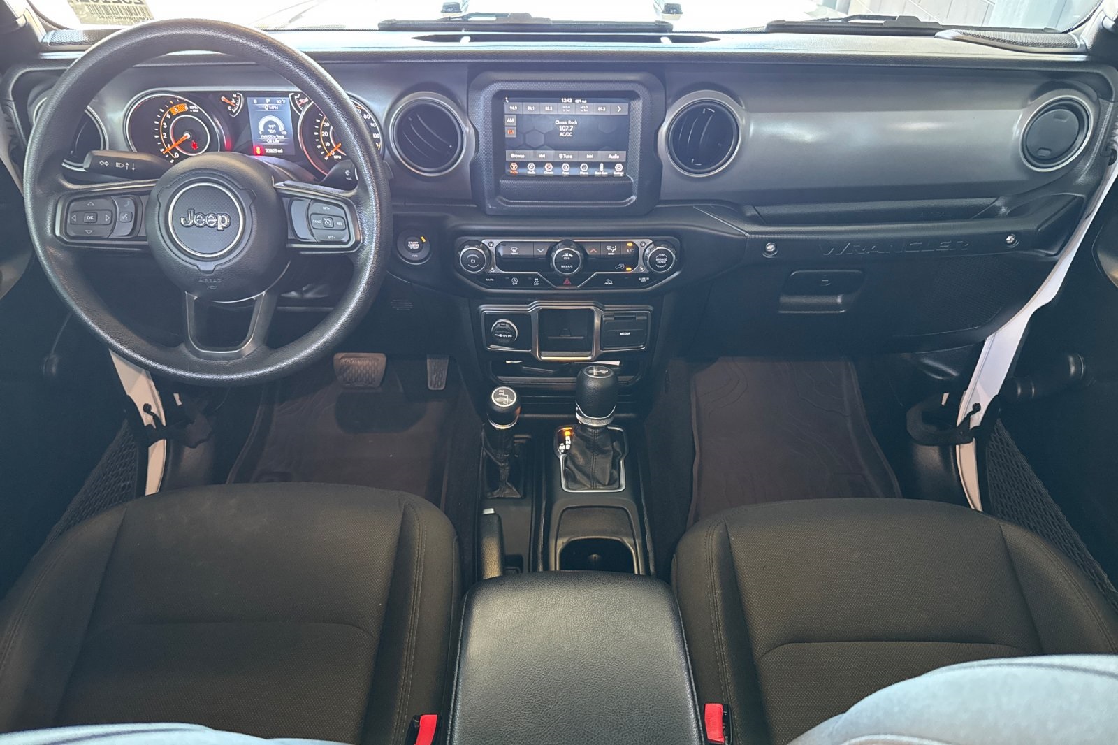 2022 Jeep Wrangler Unlimited Sport photo 3