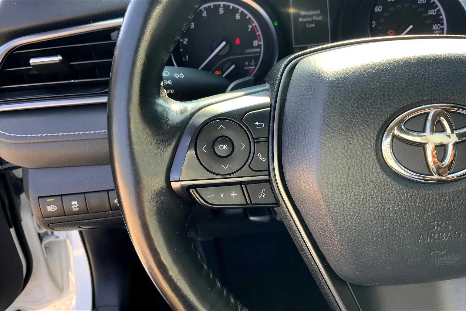 2022 Toyota Camry SE photo 21