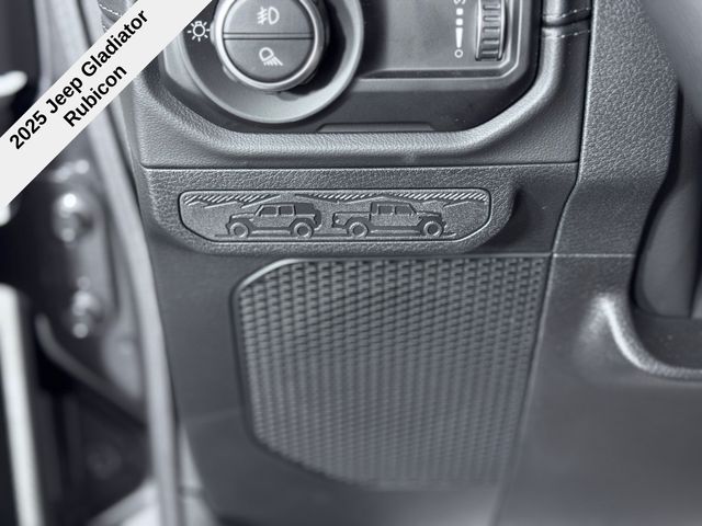 2025 Jeep Gladiator Rubicon photo 31