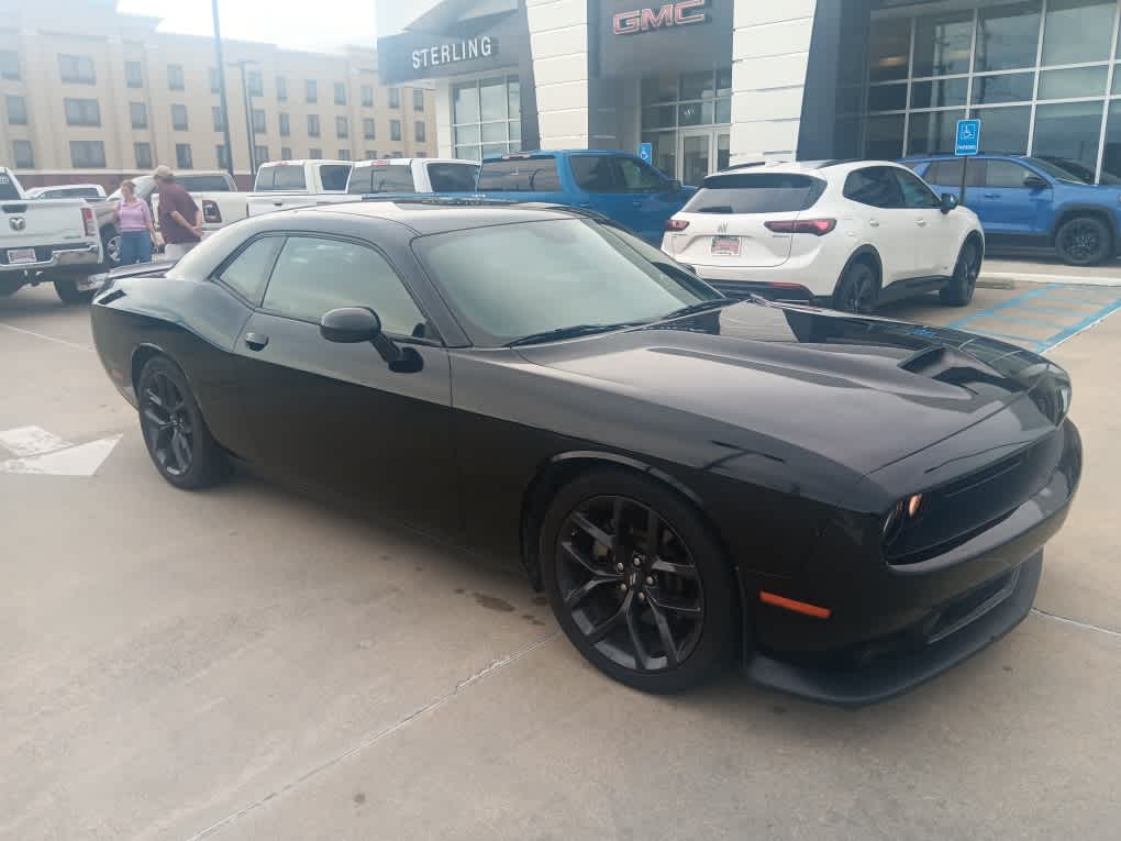 2022 Dodge Challenger GT photo 3