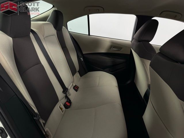 2021 Toyota Corolla LE photo 13
