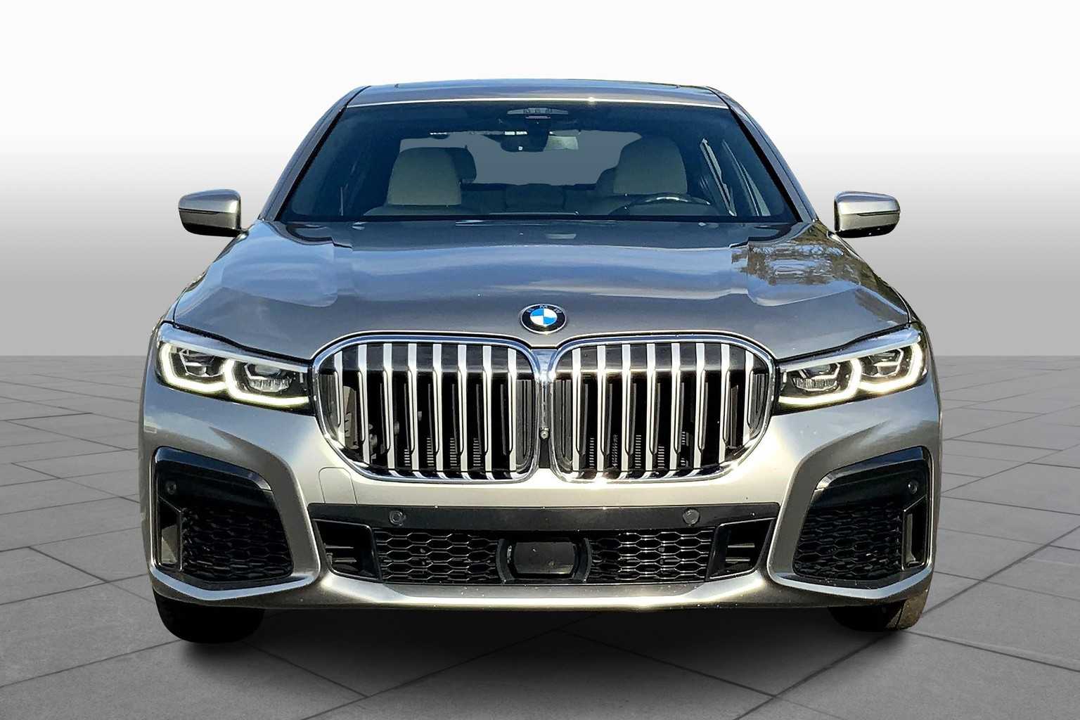 2020 Bmw 750i xDrive Sedan photo 2