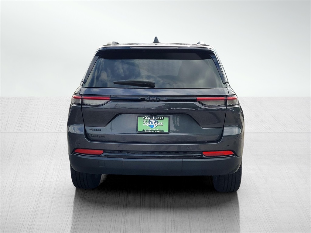 2022 Jeep Grand Cherokee Altitude photo 4